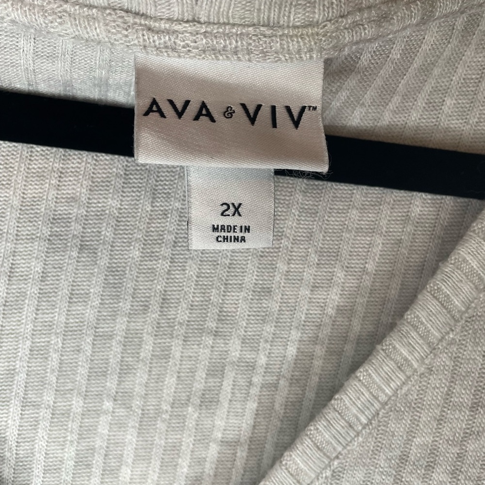 Ava & Viv Long Sleeve V-Neck Button Up Shirt - Picture 3 of 4